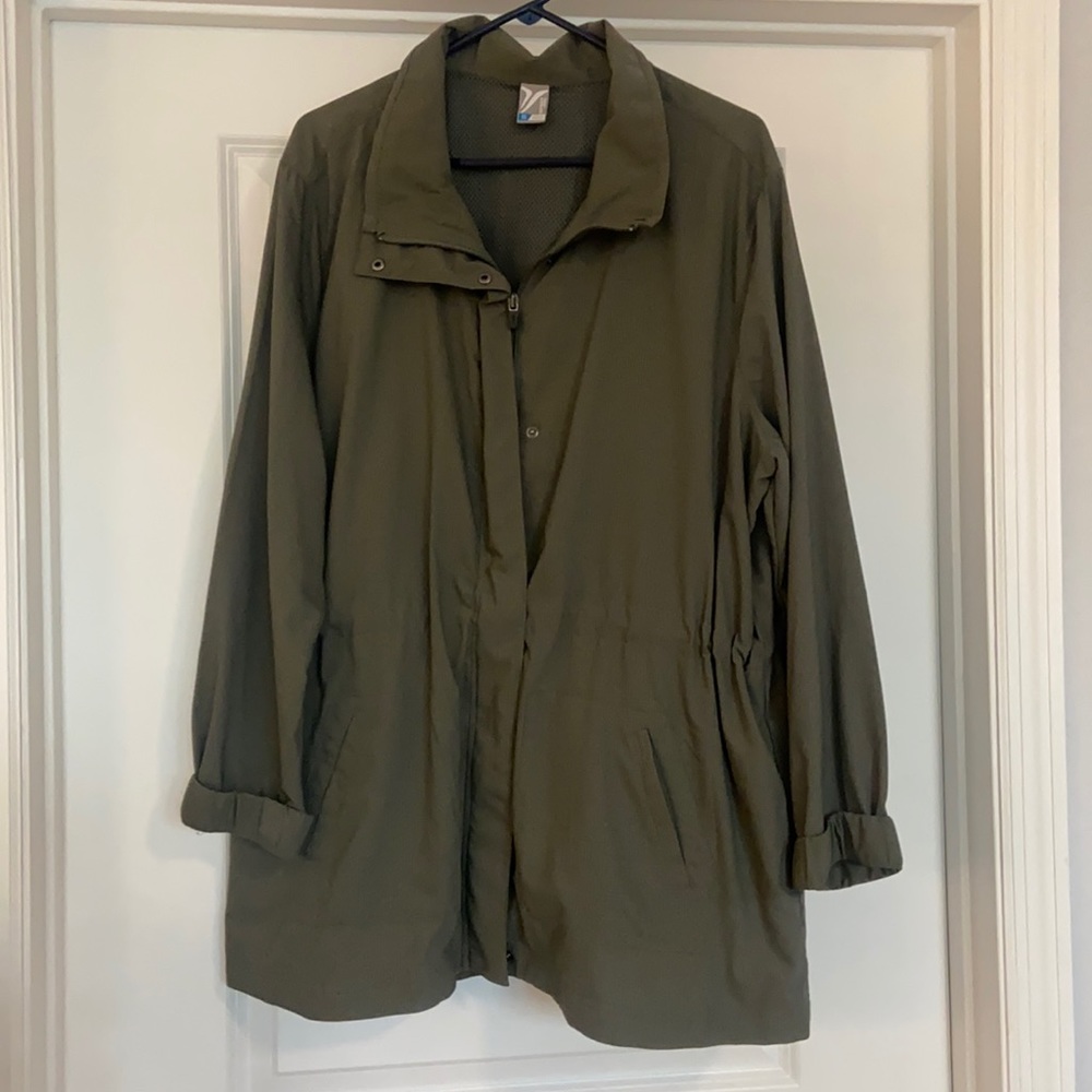 💚Old Navy Active army green jacket - size XXL 💚